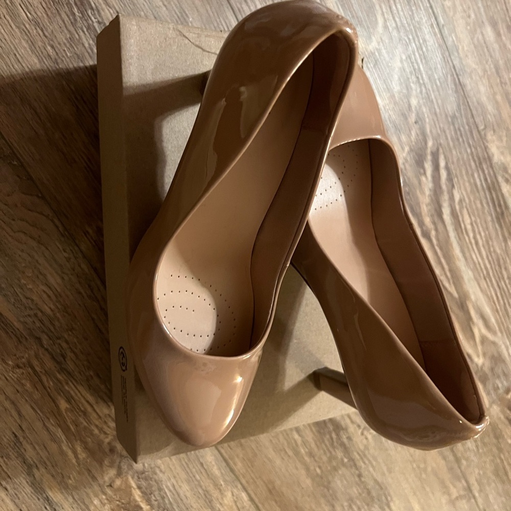 Clarks Ambyr Joy pumps